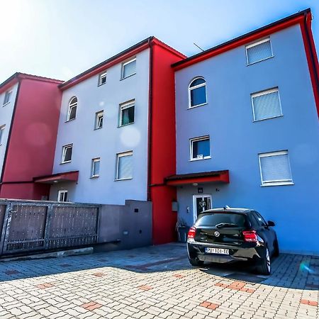 Apartments Saric Pula Luaran gambar