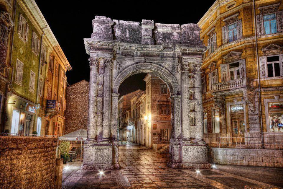 Apartments Saric Pula Luaran gambar