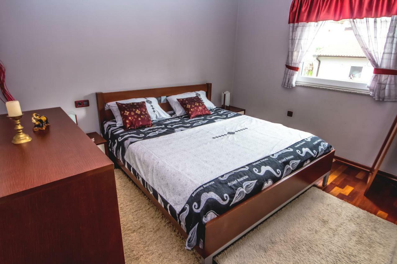 Apartments Saric Pula Luaran gambar