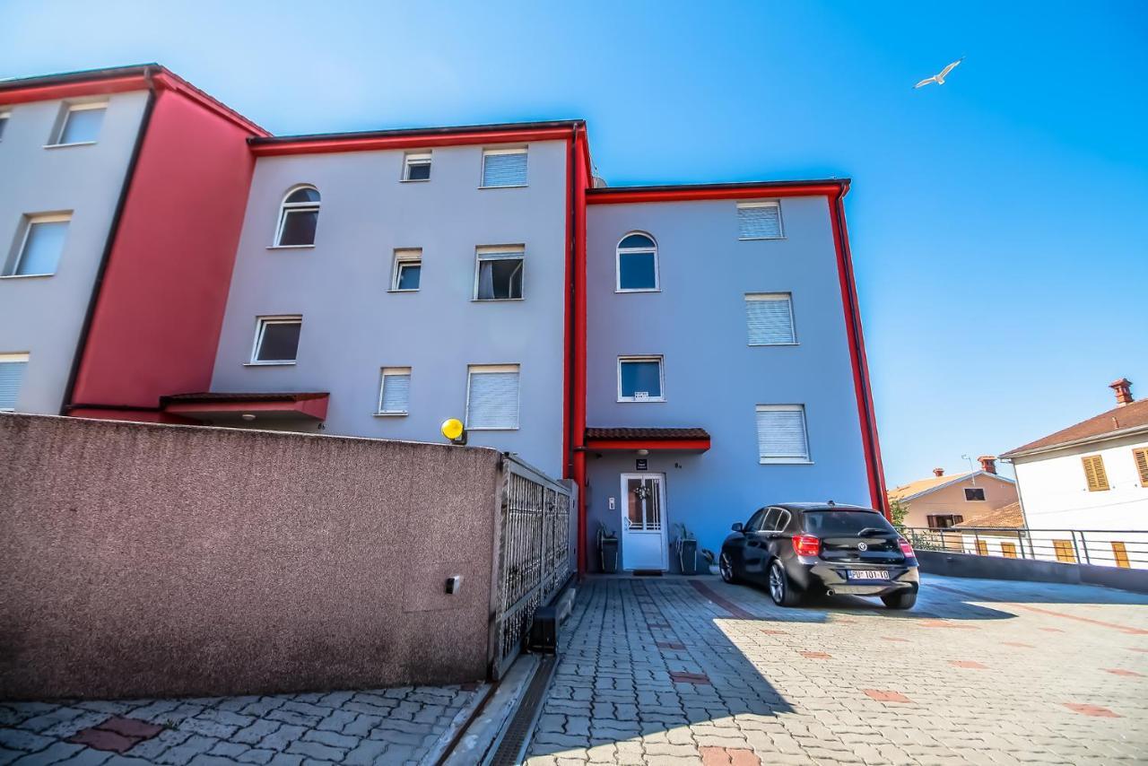 Apartments Saric Pula Luaran gambar