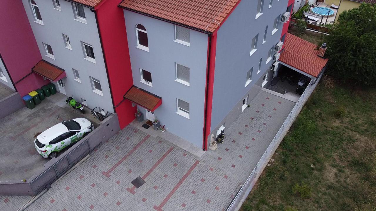 Apartments Saric Pula Luaran gambar